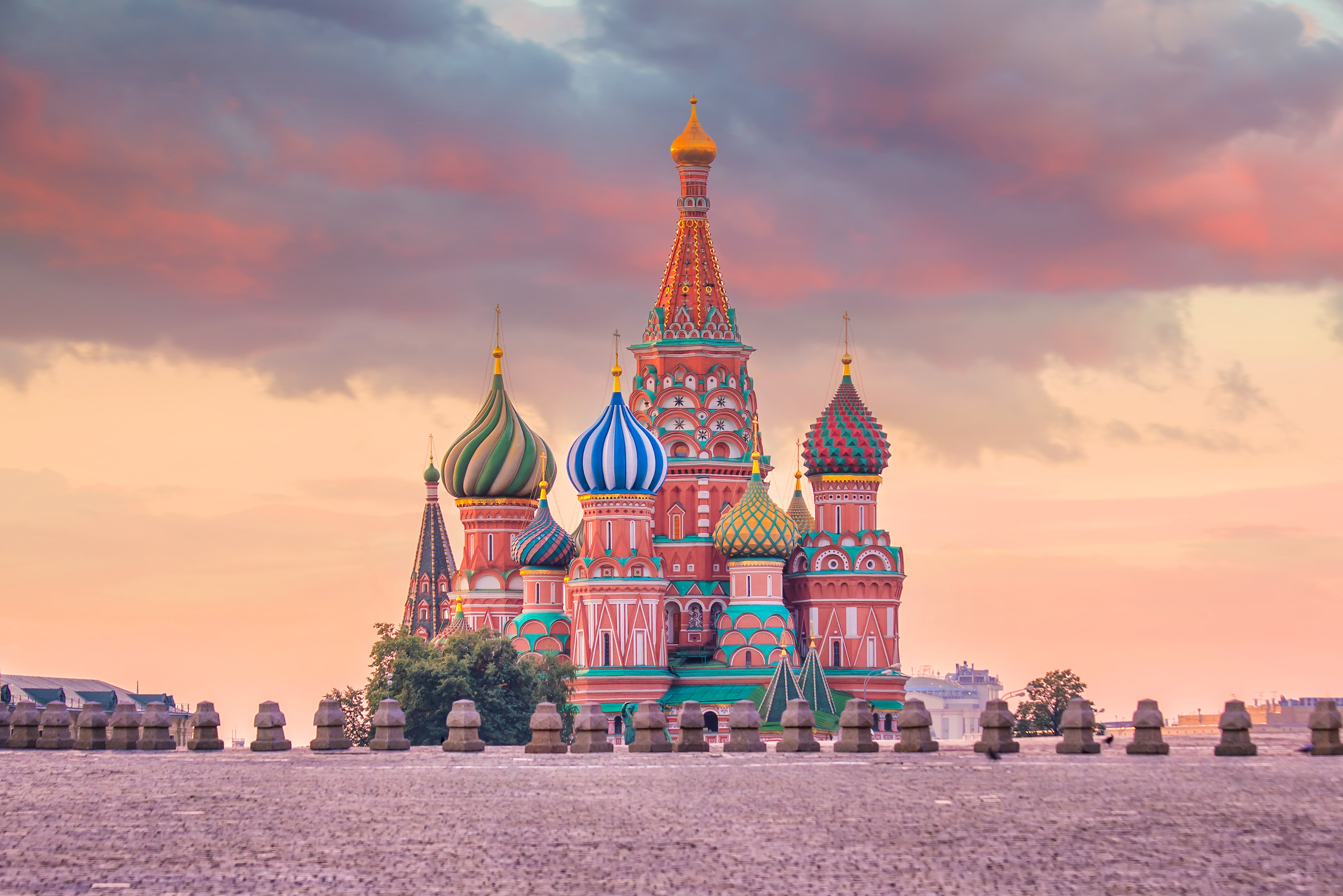 tours/basil-s-cathedral-red-square-moscow-russia-sunrise-min.jpg
