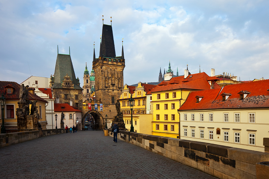 tours/charles-bridge-prague.jpg
